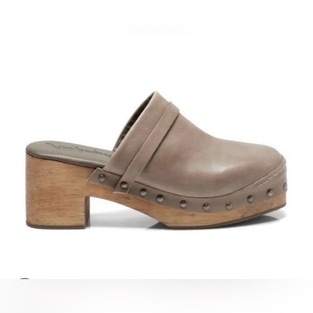 Free People Calabasas Clog in color Washed Taupe NWT SIZE 9 1/2/ 40